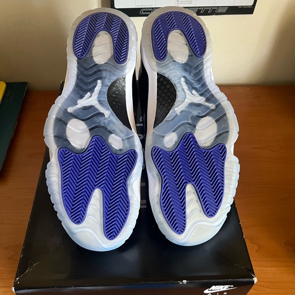 Air Jordan 11 Retro - Picture 13 of 13